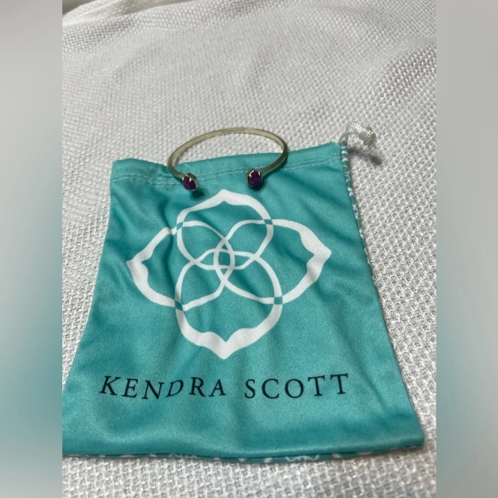 Kendra Scott bracelet